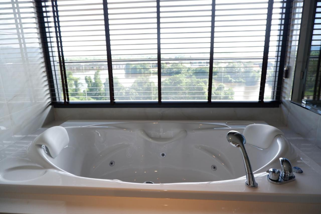 Laguna Executive Suite